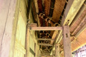 茅葺屋根の民家