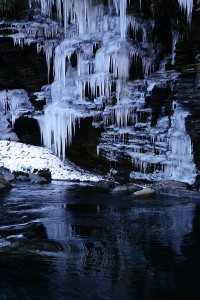 三十槌（みそつち）の氷柱