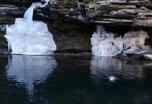 三十槌（みそつち）の氷柱