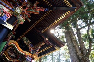 三峯神社の拝殿の装飾