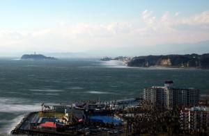 逗子マリーナと江ノ島